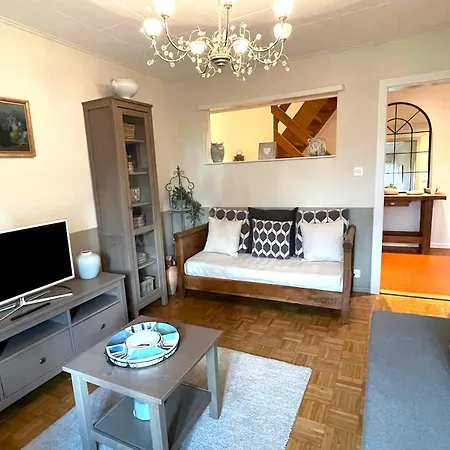 Welcoming House In + Free Parking 펜션 Chavornay