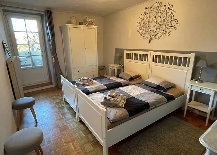 Welcoming House In + Free Parking Dom wakacyjny Chavornay