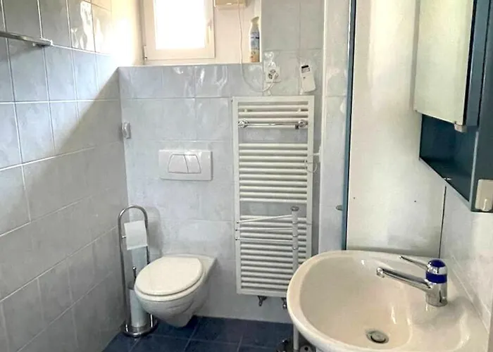 Welcoming House In + Free Parking Dom wakacyjny Chavornay