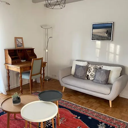 Welcoming House In + Free Parking 別荘