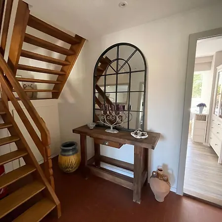 Welcoming House In + Free Parking *